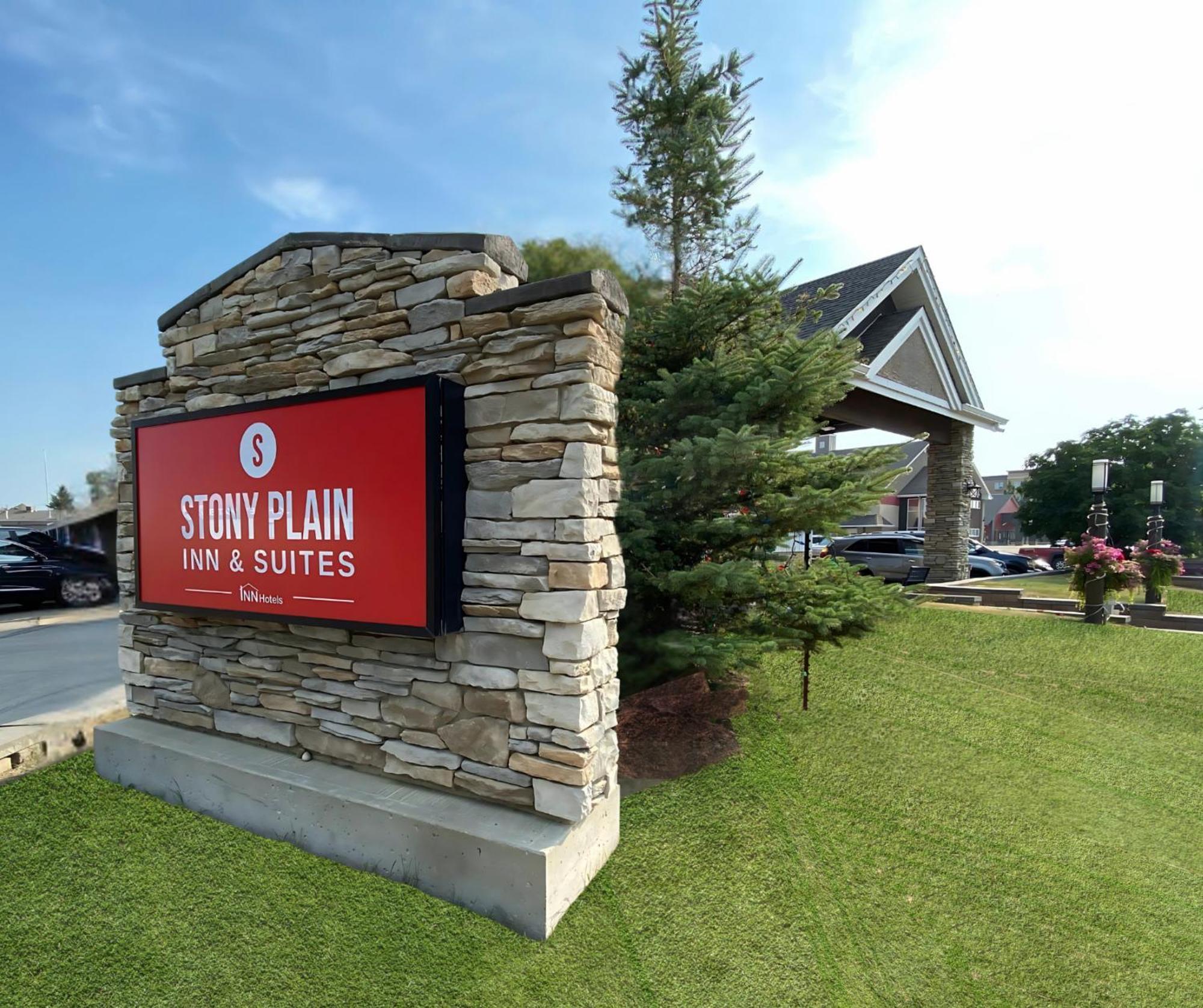 Stony Plain Inn & Suites Exterior photo