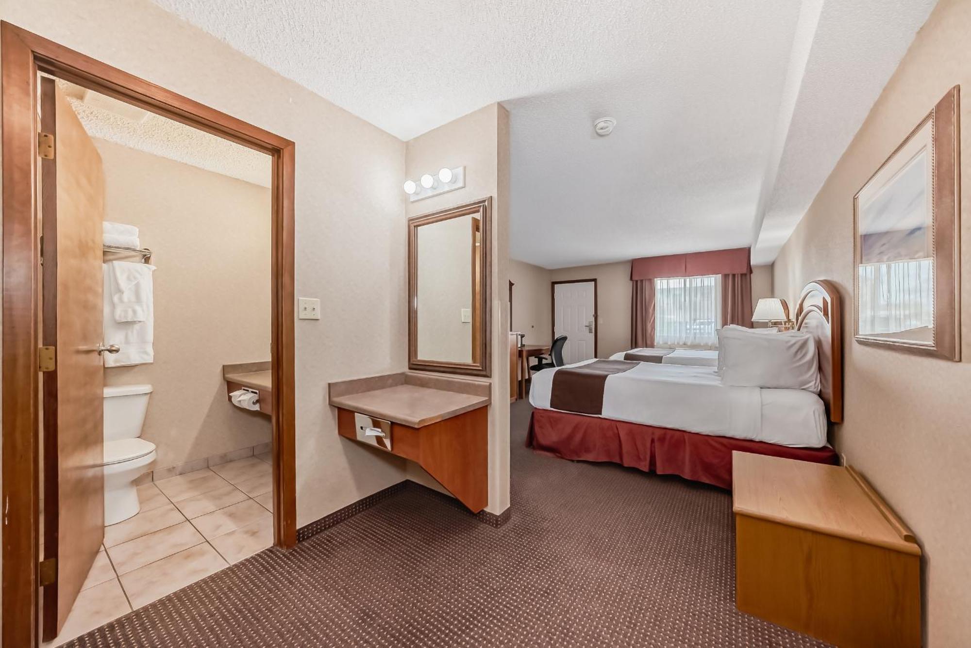 Stony Plain Inn & Suites Exterior photo