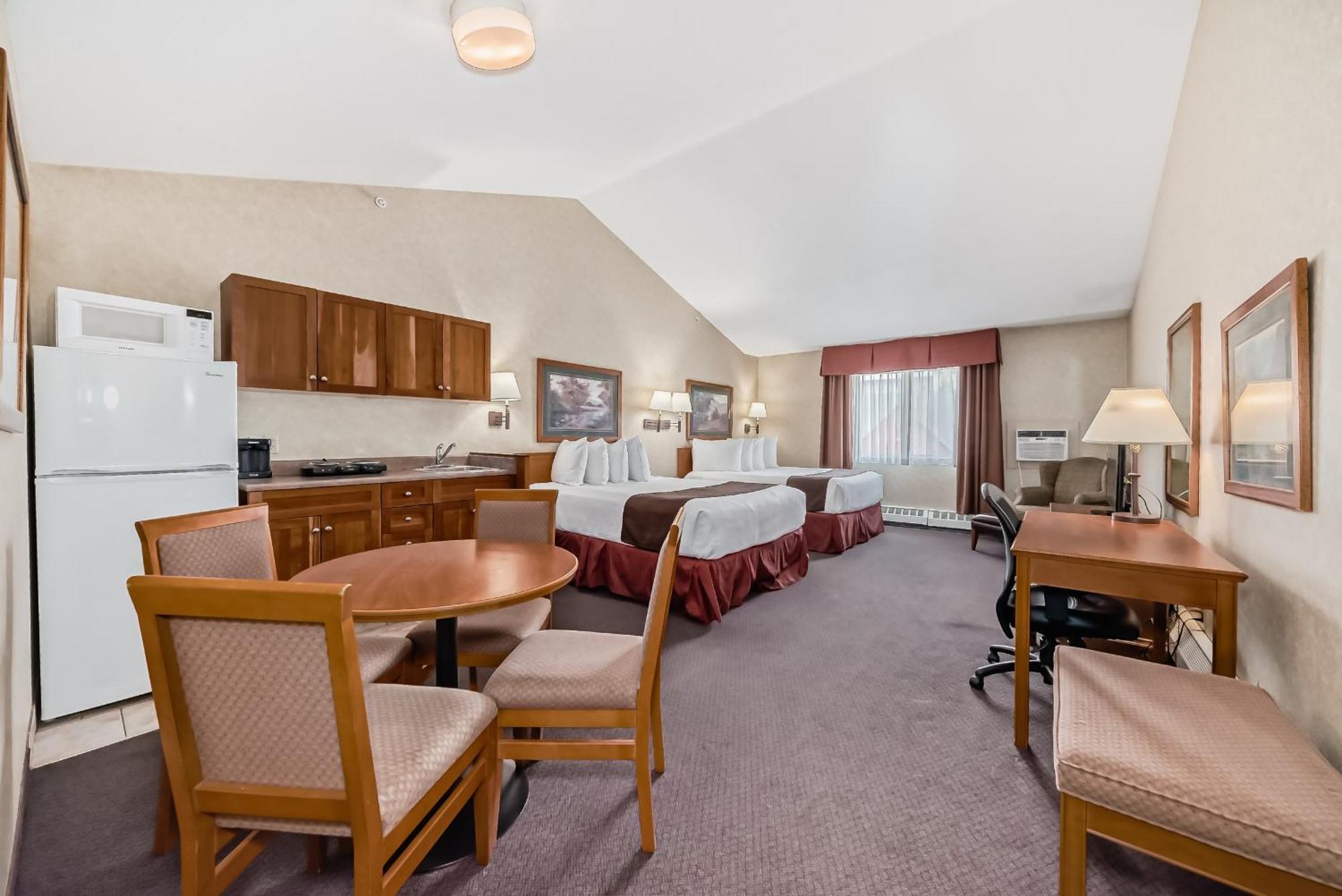 Stony Plain Inn & Suites Exterior photo